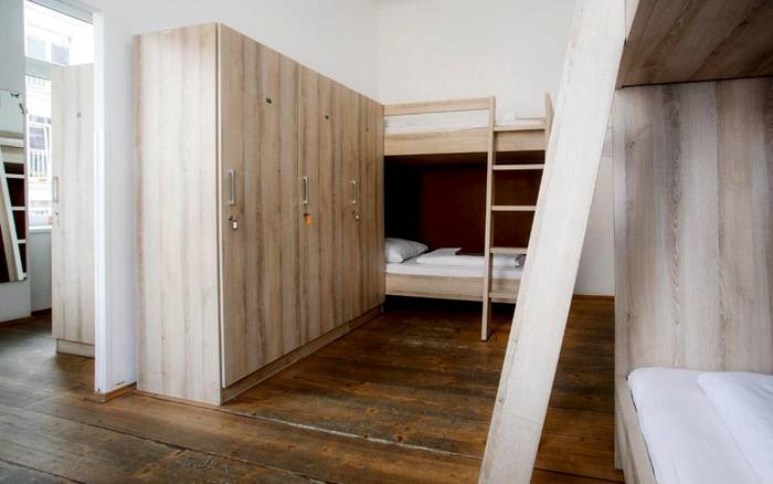 Pánský dorm (společný pokoj pánský) - koupelna sdílená