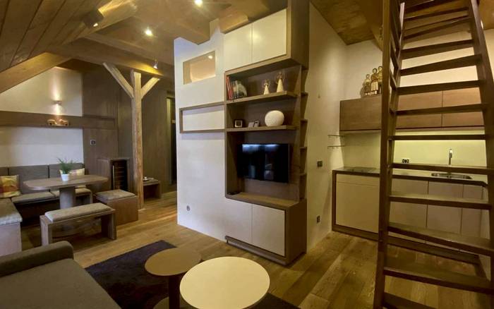 Mezonetový apartmán s kuchyňkou, 2 ložnice, balkon (č.7)