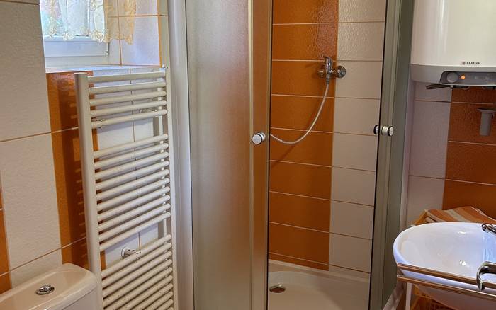 Apartmán 3 - kúpeľna s WC 