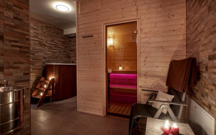 Wellness - fínska sauna, ochladzovací bazén