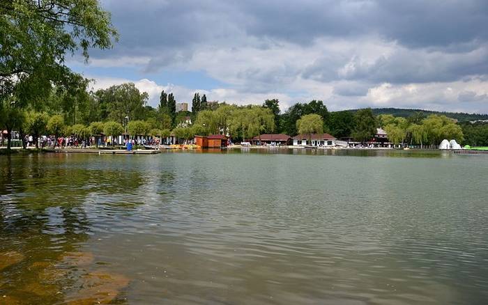 Kamencové jezero Chomutov je světovým unikátem. Přijeďte a uvidíte sami!