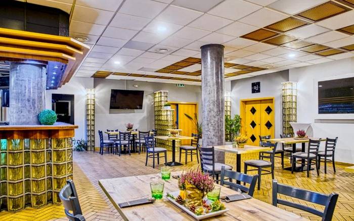 Restaurace