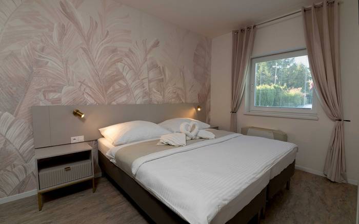 Apartmán PRÍZEMIE s terasou & záhradou