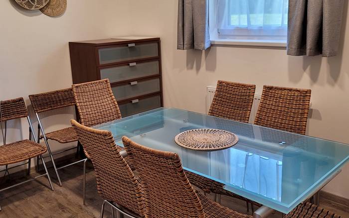 Apartmán B - jídelna