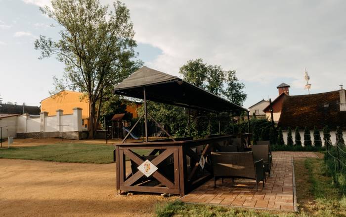Apartmánový dům (okolí)