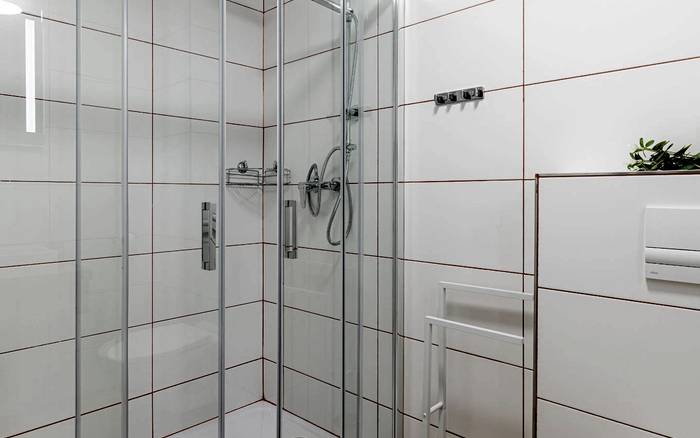 Samostatný pokoj s koupelnou a balkónem