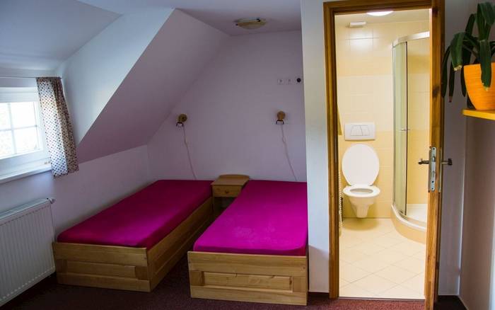 Čtyřlůžkový pokoj č. 9