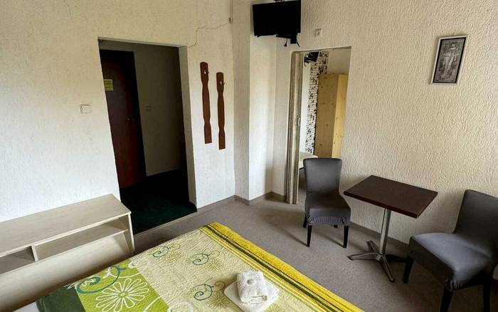 Čtyřlůžkový pokoj s dvěma ložnicemi