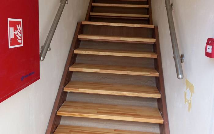 Interiér-schody na poschodie