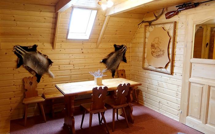 Jedálenský stôl