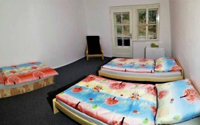 Třílůžkový pokoj s balkonem a sdílenou koupelnou