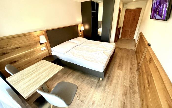 Villa Pinus dvojlôžková izba STANDARD bez balkóna, Villa Pinus dvojlôžková izba STANDARD