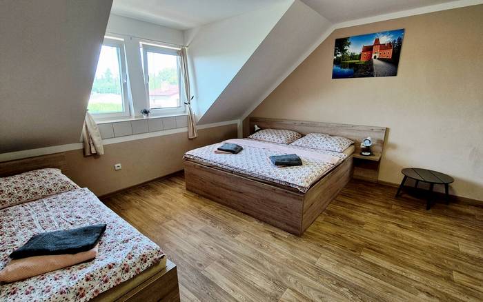 8. Pokoj pro dvě až tři osoby, první patro