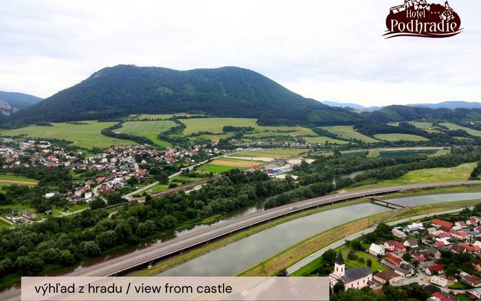 výhľad z hradu Bystrica