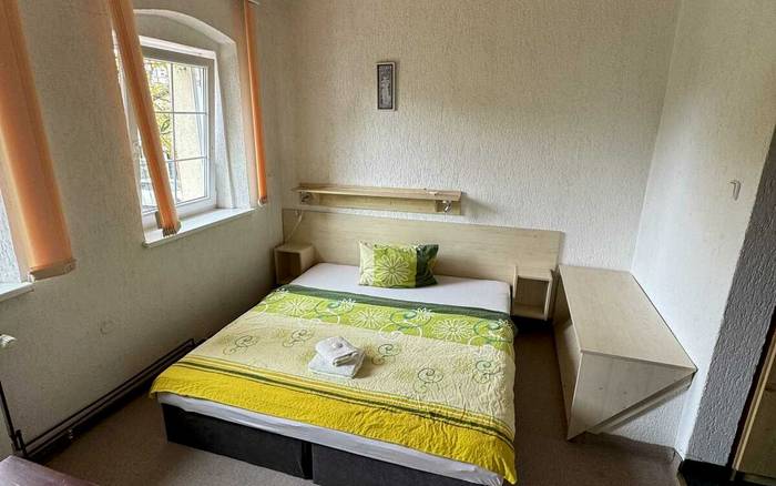 Čtyřlůžkový pokoj s dvěma ložnicemi
