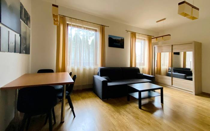 Apartmán s výhľadom na les, prízemie