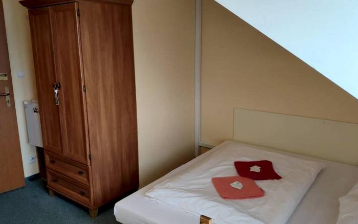 Dvoulůžkový pokoj s odděl. postelemi a s vlastní koupelnou