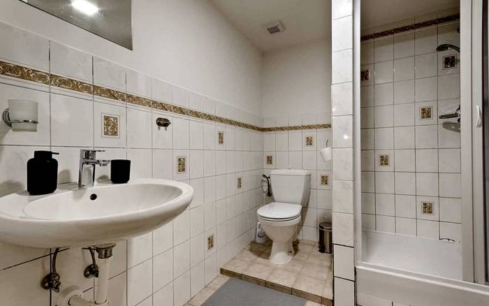 Pokoj 2 - čtyřlůžkový rodinný pokoj s vlastní koupelnou palanda