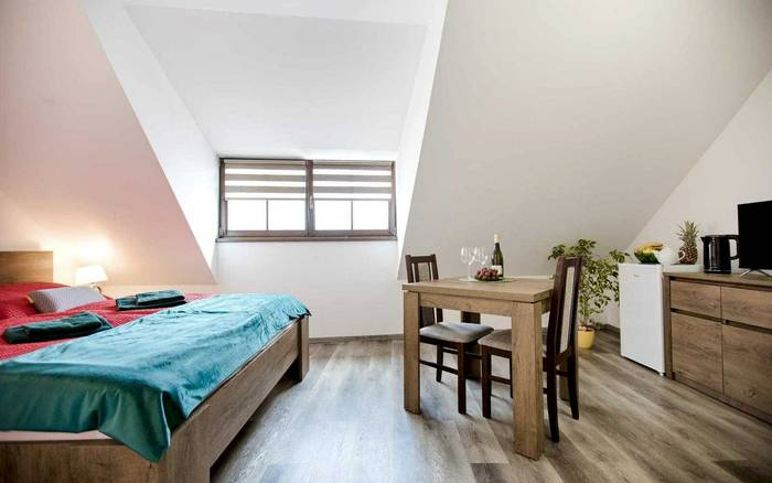 6 - Pokoj s manželskou postelí