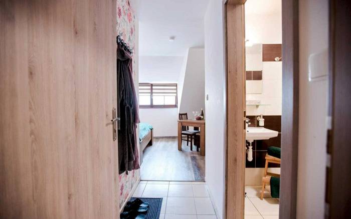 6 - Pokoj s manželskou postelí