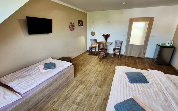 11. Pokoj pro dvě až tři osoby, první patro