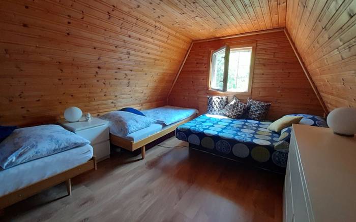 Spálňa, tu  sa spolu budíme, ...