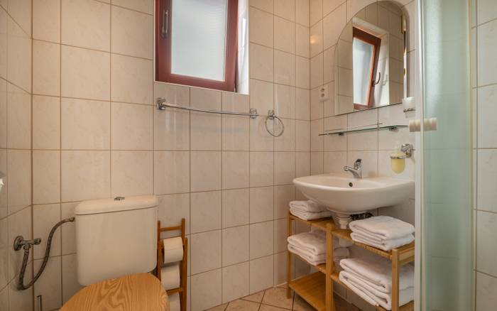 APP - apartmán pre 4 osoby , kúpeľňa