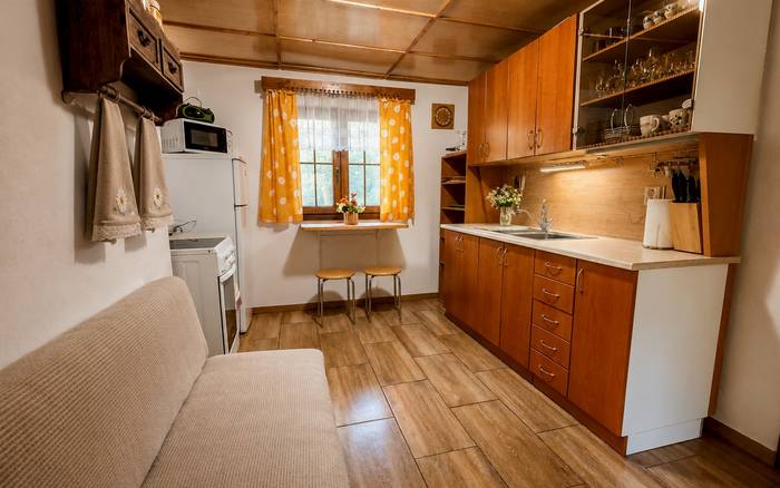 Хатина біля гори Белуша