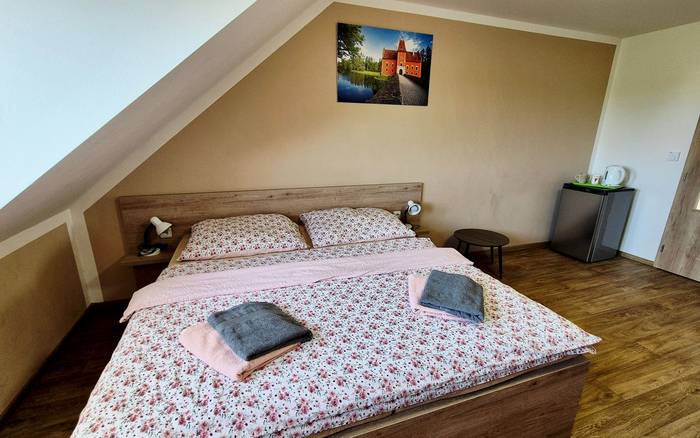 8. Pokoj pro dvě až tři osoby, první patro