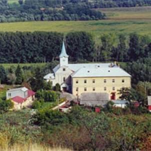 Minoritský kláštor s kostolom Brehov