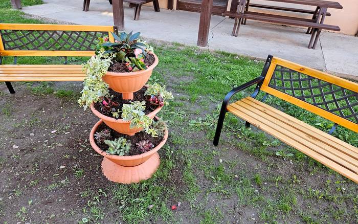 Okolie Henrieta a Henrieta 2