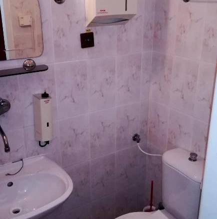 Jednolôžková izba s vlastnou kúpeľňou