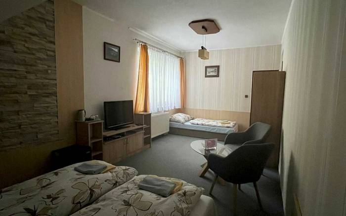 Třílůžkový pokoj sever