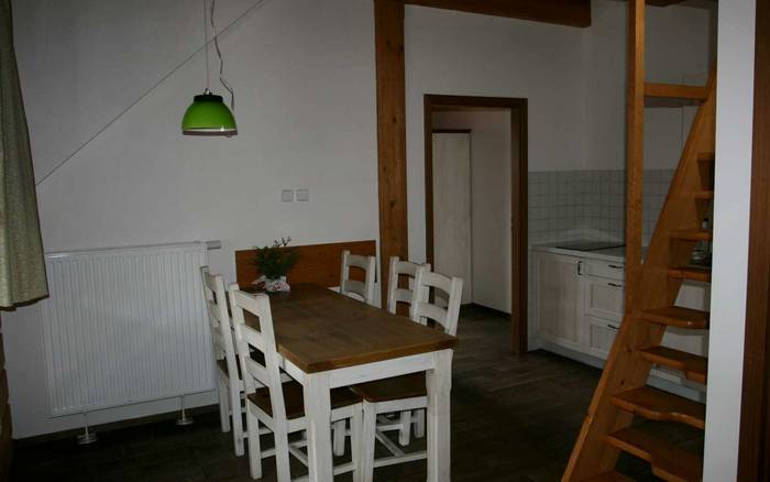 Mezonetový apartmán s kuchyňkou, 2 ložnice, balkon (č.6)