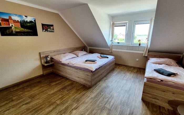 11. Pokoj pro dvě až tři osoby, první patro