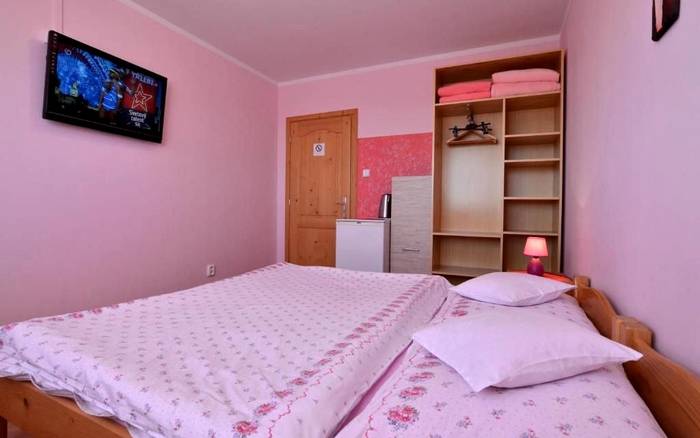 Ružová štvorlôžková rodinná izba