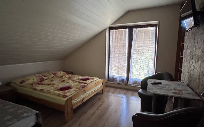 Trojlôžková izba