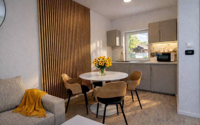 Apartmán PRÍZEMIE s terasou & záhradou