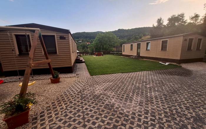 Budova, v ktorej sa dovolenkový dom nachádza