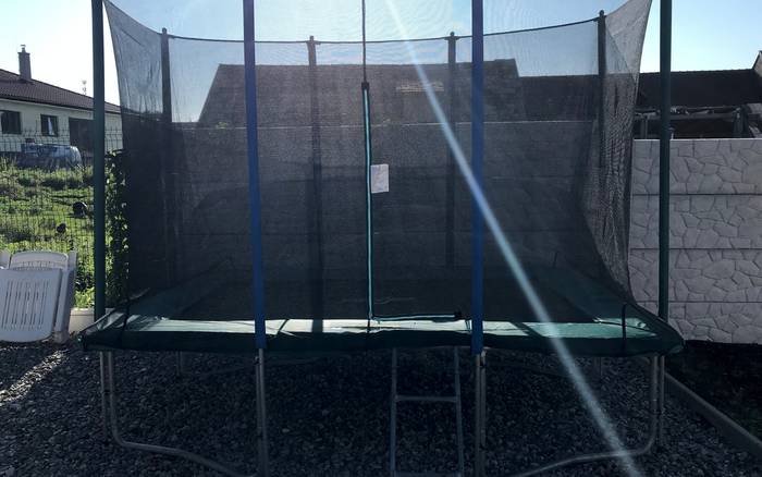 Trampolína