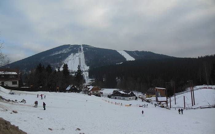 Harrachov stále táhne. Přijeďte i vy do Ski areálu Harrachov – Čertova hora