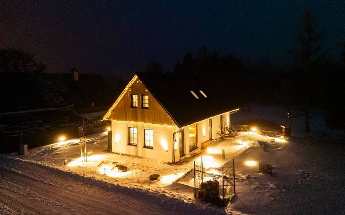 Exteriér v noci