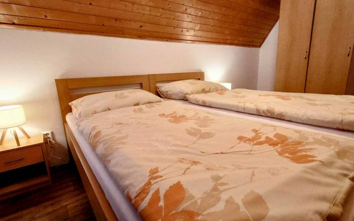 Apartmán se dvěma ložnicemi - budova recepce 1.p