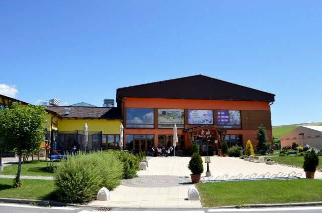 Hlavná budova Holiday village Tatralandia- recepcia a reštaurácia