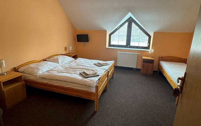 Třílůžkový pokoj 12