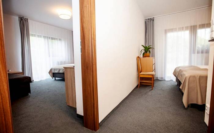 Čtyřlůžkový pokoj se dvěma ložnicemi
