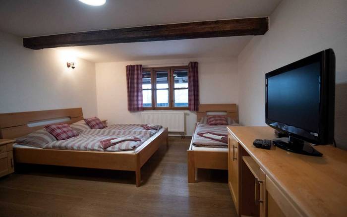 Třílůžkový pokoj 1