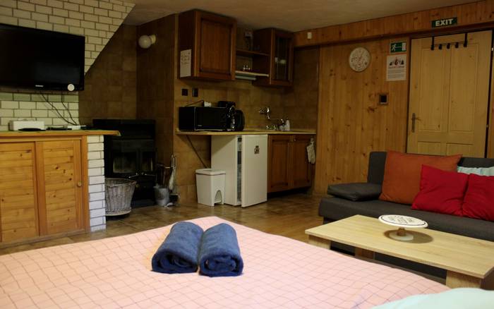 Apartmán so samostatným vstupom - krb, vlastná kuchyňa