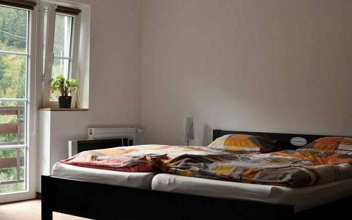 Dvojlôžková izba s kúpeľňou a balkónom