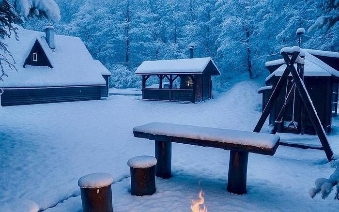 Eldugott házikó PARADiSE